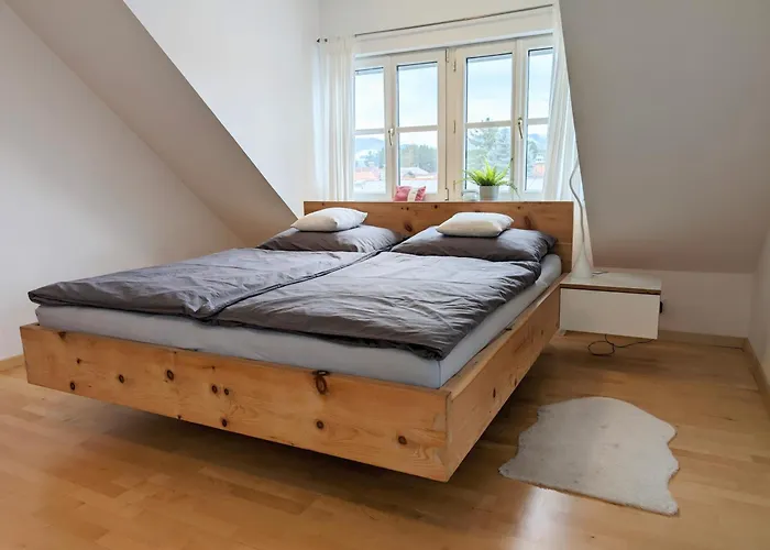 Ruhige 3-Zimmer-Wohnung Am Stadtrand Mit Bergblick